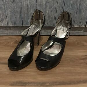 Size 8 Carlos Black Heel